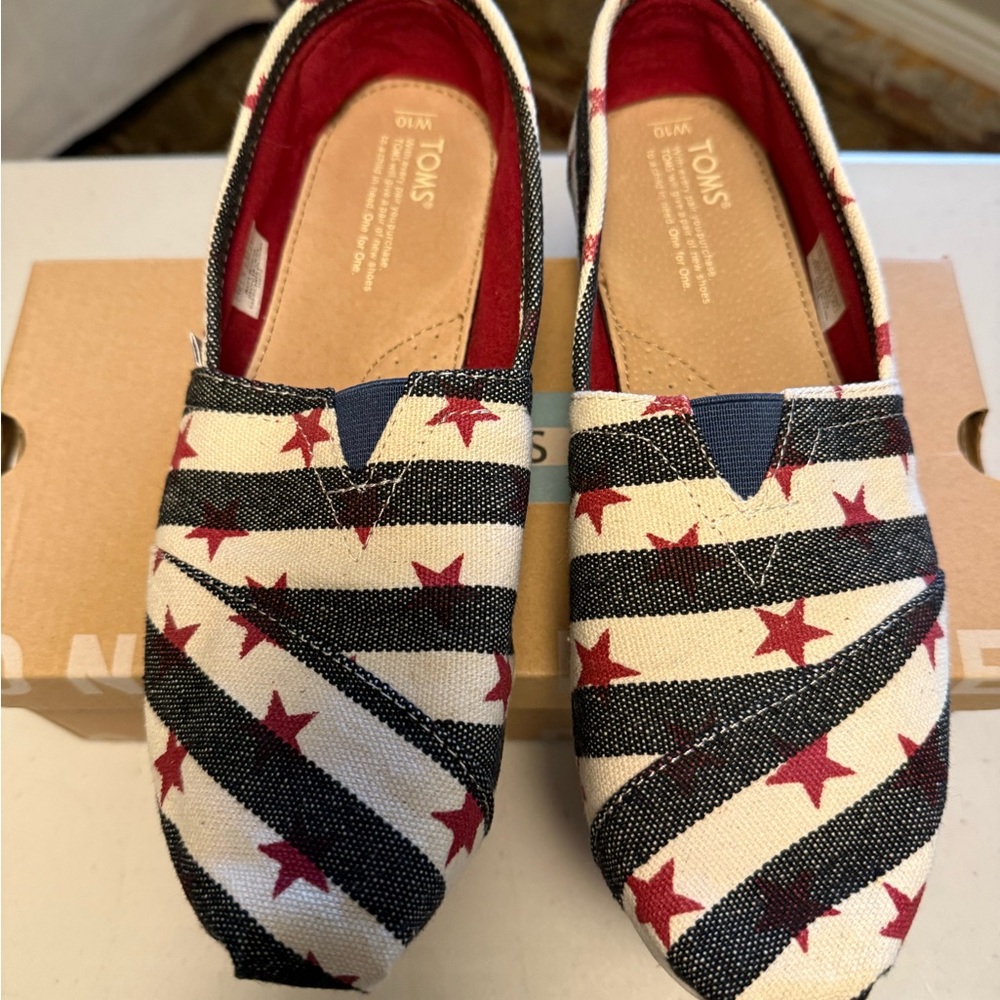 Toms Navy Blue and Natural Star Flats